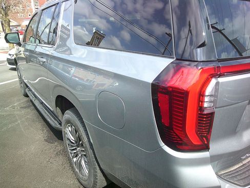 New 2026 GMC Yukon XL Elevation AWD/4WD image 4