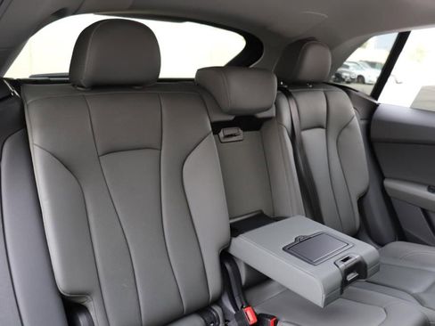 Used 2019 Audi Q8 Premium Plus w/ Premium Plus image 29