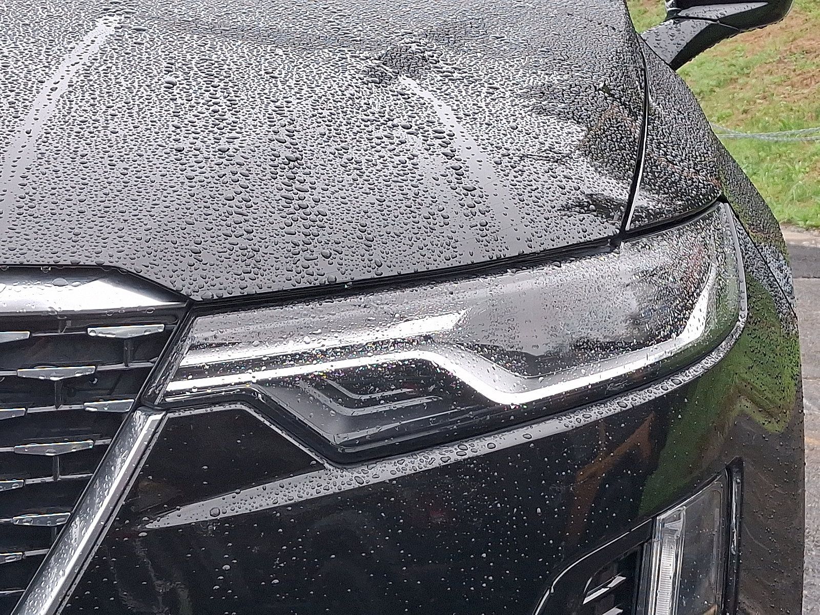 Used 2025 Cadillac XT6 Premium Luxury w/ LPO, Floor Liner Package FWD image 9