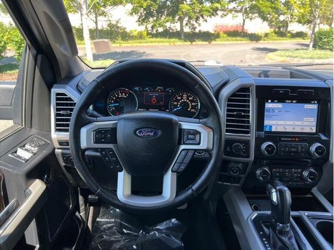Used 2016 Ford F150 Lariat w/ Equipment Group 501A Mid AWD/4WD image 9
