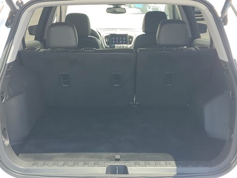 Used 2023 GMC Terrain SLT w/ Infotainment Package II FWD image 11