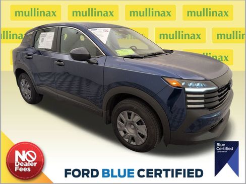 Used 2025 Nissan Kicks S image 1