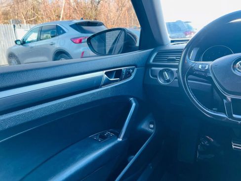 Used 2017 Volkswagen Passat 1.8T R-Line image 27