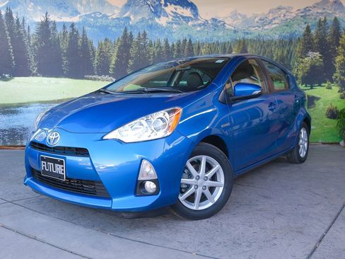 Used 2014 Toyota Prius C Four image 1