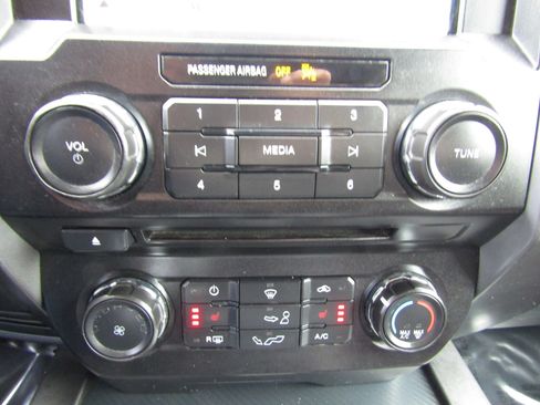 Used 2018 Ford F150 XLT w/ Equipment Group 302A Luxury image 20