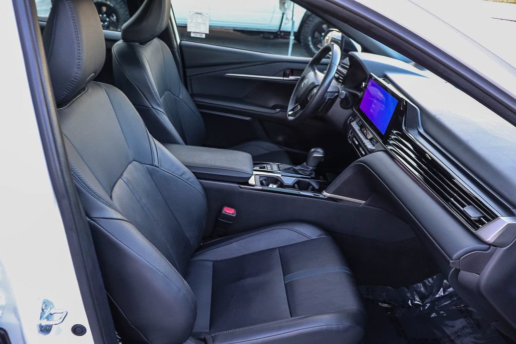 Used 2025 Toyota Camry XSE FWD image 19