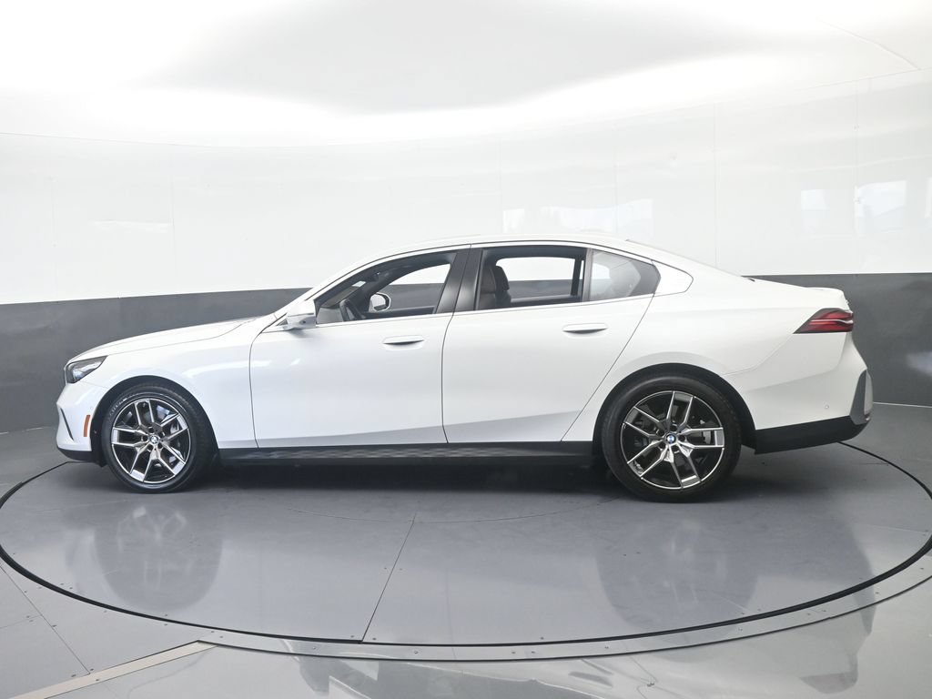 Used 2026 BMW 540i xDrive AWD/4WD image 3