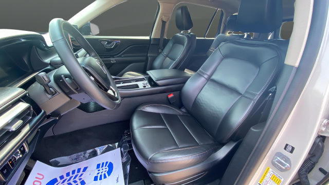 Used 2023 Lincoln Aviator AWD w/ Premium Package image 9