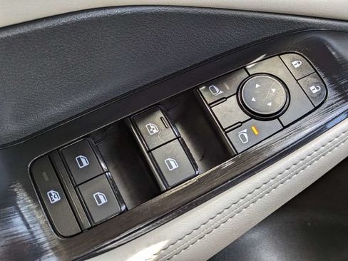 Used 2025 Nissan Rogue SV FWD image 22