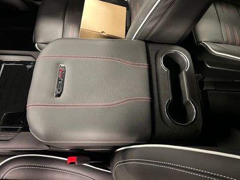 New 2026 GMC Yukon XL AT4 Ultimate AWD/4WD image 27