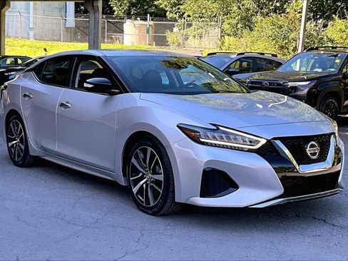 Used 2022 Nissan Maxima SV w/ Floor Mat Group FWD image 18