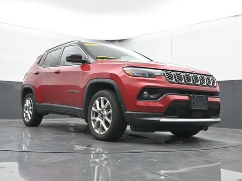 Used 2025 Jeep Compass Limited AWD/4WD image 47