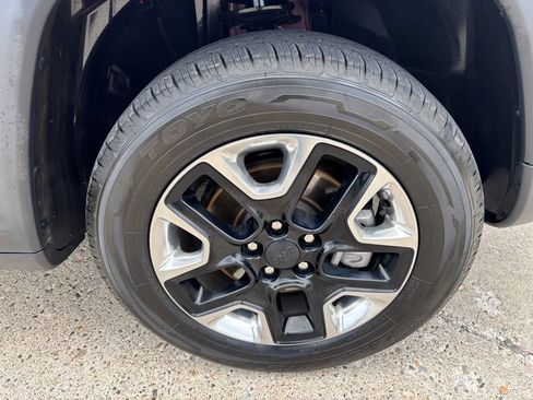 Used 2017 Jeep Compass Trailhawk AWD/4WD image 13