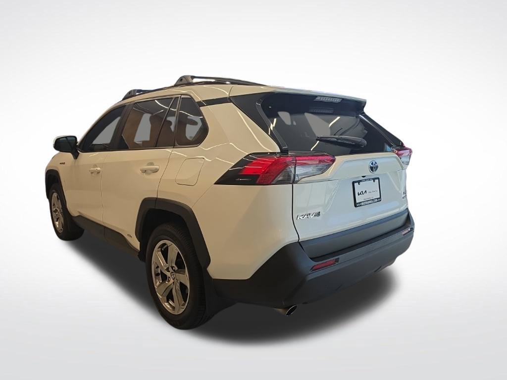 Used 2021 Toyota RAV4 XLE Premium AWD/4WD image 9