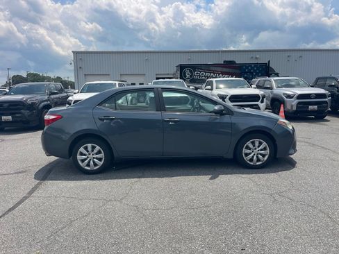 Used 2014 Toyota Corolla LE FWD image 6