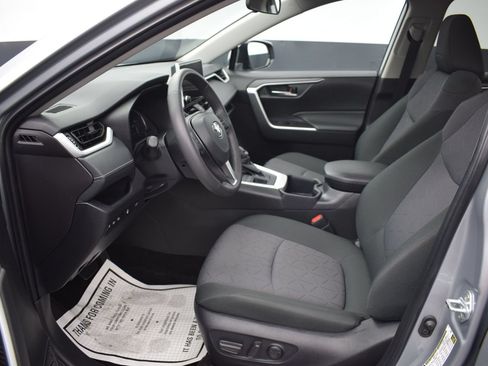 Used 2025 Toyota RAV4 XLE w/ Convenience Package AWD/4WD image 14
