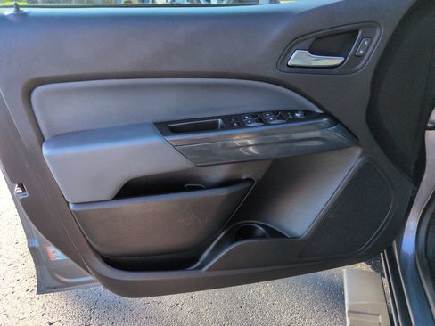 Used 2021 Chevrolet Colorado Z71 AWD/4WD image 10