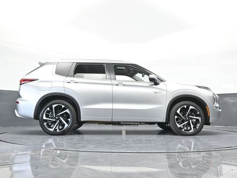 New 2025 Mitsubishi Outlander SEL image 71