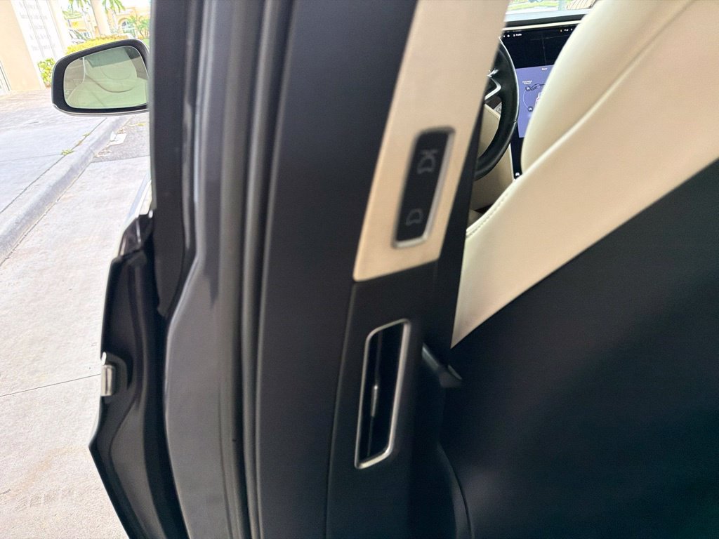 Used 2018 Tesla Model X 100D AWD/4WD image 42
