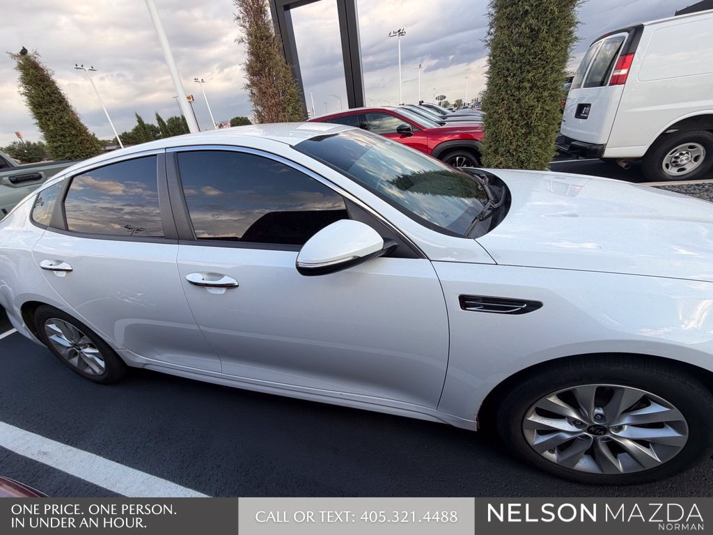 Used 2018 Kia Optima LX w/ 17" Alloy Wheels Package FWD image 5