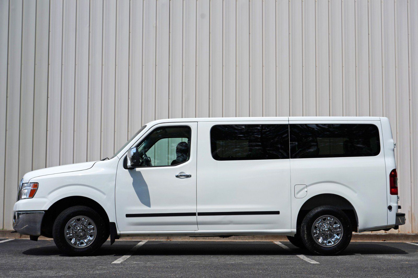 Used 2018 Nissan NV 3500 SL RWD image 8