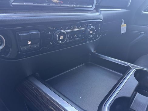 Used 2024 Chevrolet Silverado 2500 LT image 21