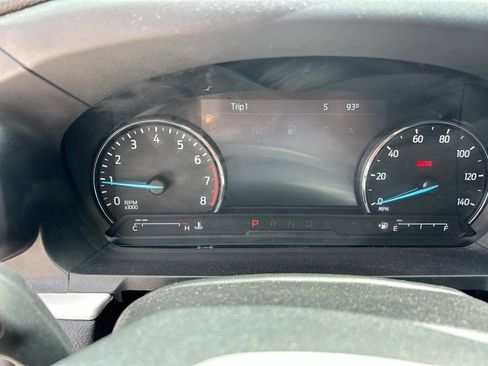 Used 2021 Ford Explorer XLT RWD image 9