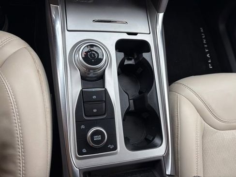 Used 2022 Ford Explorer Platinum w/ Equipment Group 601A image 17