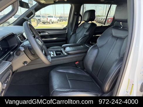 Used 2024 Jeep Wagoneer Series II w/ Flexible Seating Group AWD/4WD image 28