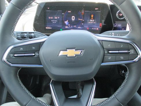Used 2025 Chevrolet Equinox EV LT w/ Comfort Package AWD/4WD image 20