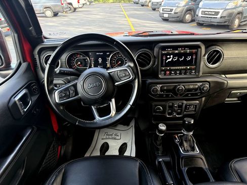 Used 2021 Jeep Gladiator Overland image 15