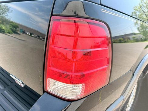 Used 2005 Ford Expedition XLT AWD/4WD image 13