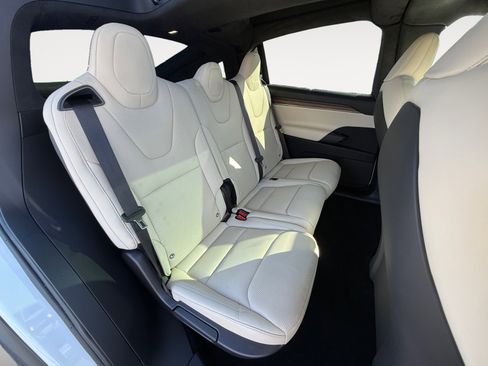 Used 2023 Tesla Model X image 18