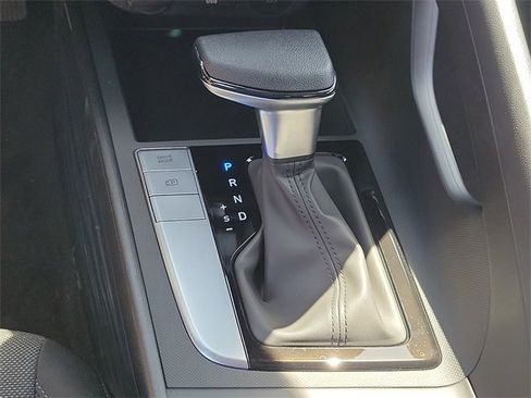 New 2025 Hyundai Elantra Sport image 13