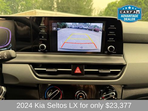 Used 2024 Kia Seltos LX AWD/4WD image 16