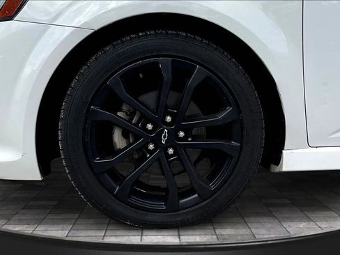Used 2018 Chevrolet Sonic Premier image 30