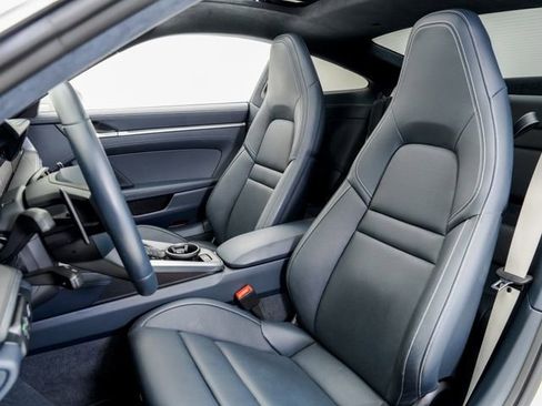 Certified 2025 Porsche 911 Carrera RWD image 5