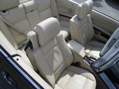 Used 2009 BMW 328i Convertible image 13