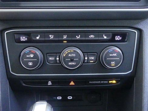 Used 2021 Volkswagen Atlas SE w/ Panoramic Sunroof Package image 16