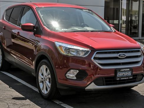 Used 2019 Ford Escape SE FWD image 12