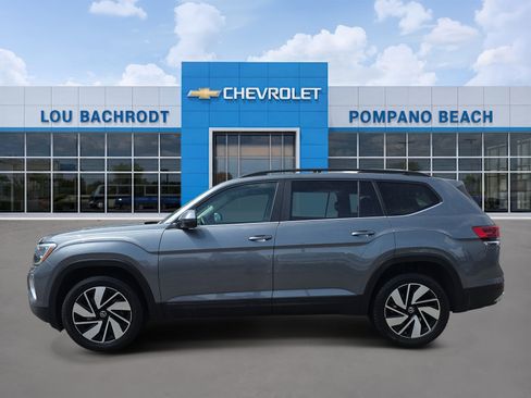 Used 2024 Volkswagen Atlas SE AWD/4WD image 4