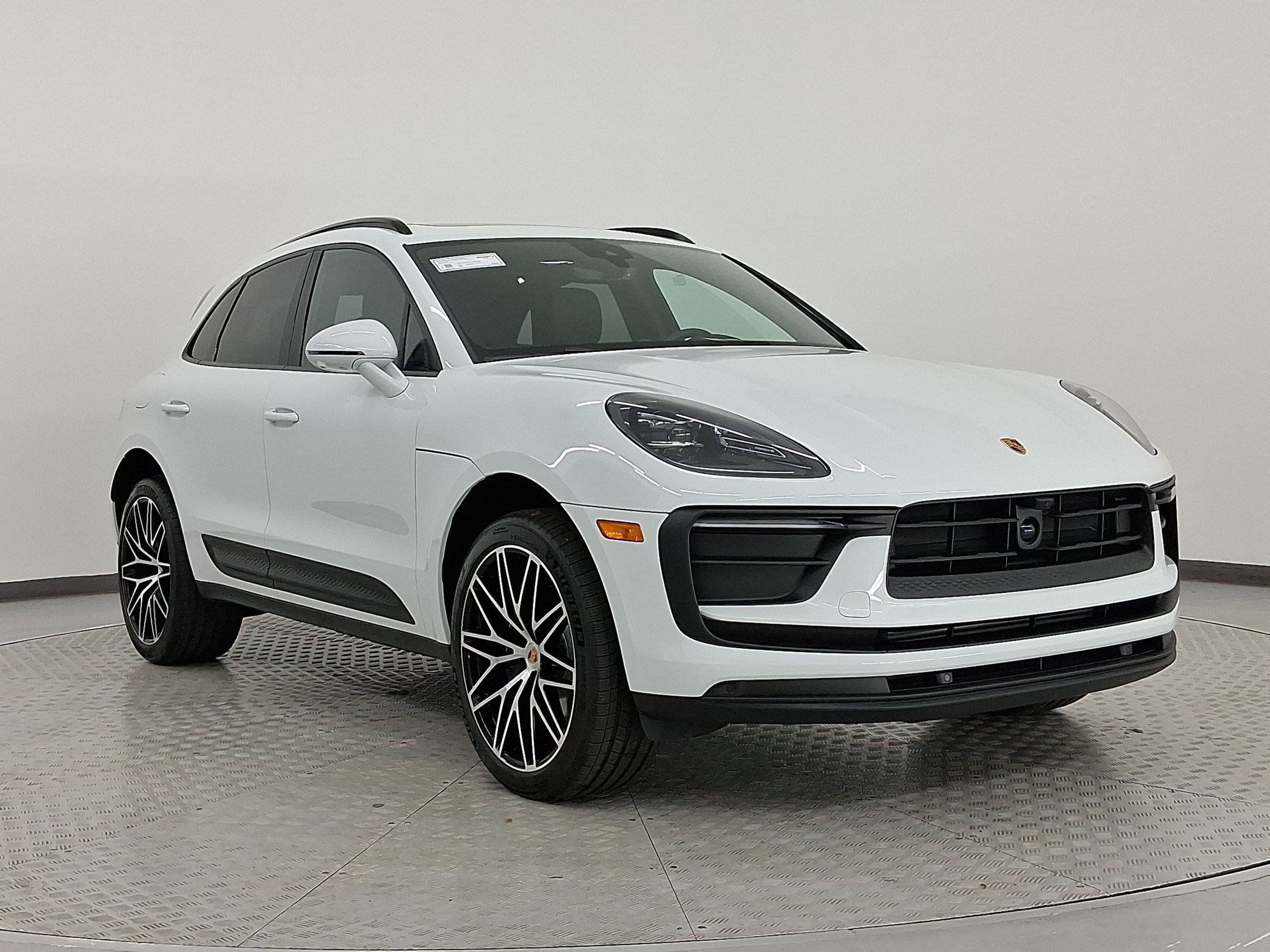 Used 2026 Porsche Macan AWD/4WD image 7