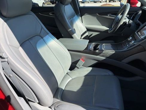 Used 2020 Lincoln Nautilus Reserve w/ Equipment Group 201A image 27