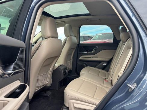 Certified 2022 Lincoln Corsair FWD w/ Premium Package image 10