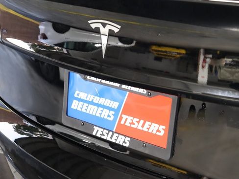 Used 2023 Tesla Model 3 Standard Range image 18