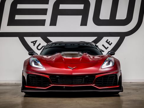 Used 2019 Chevrolet Corvette ZR1 RWD image 4