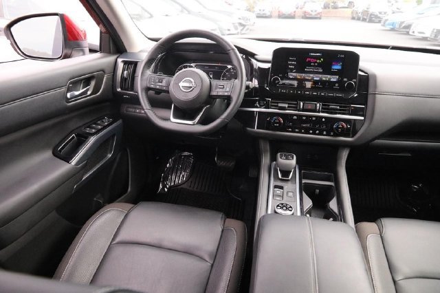 Certified 2025 Nissan Pathfinder SL AWD/4WD image 25