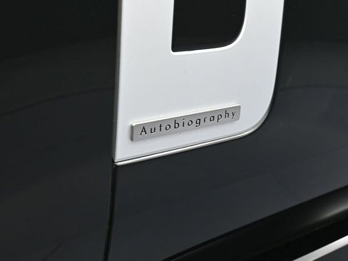 Used 2023 Land Rover Range Rover Autobiography image 14