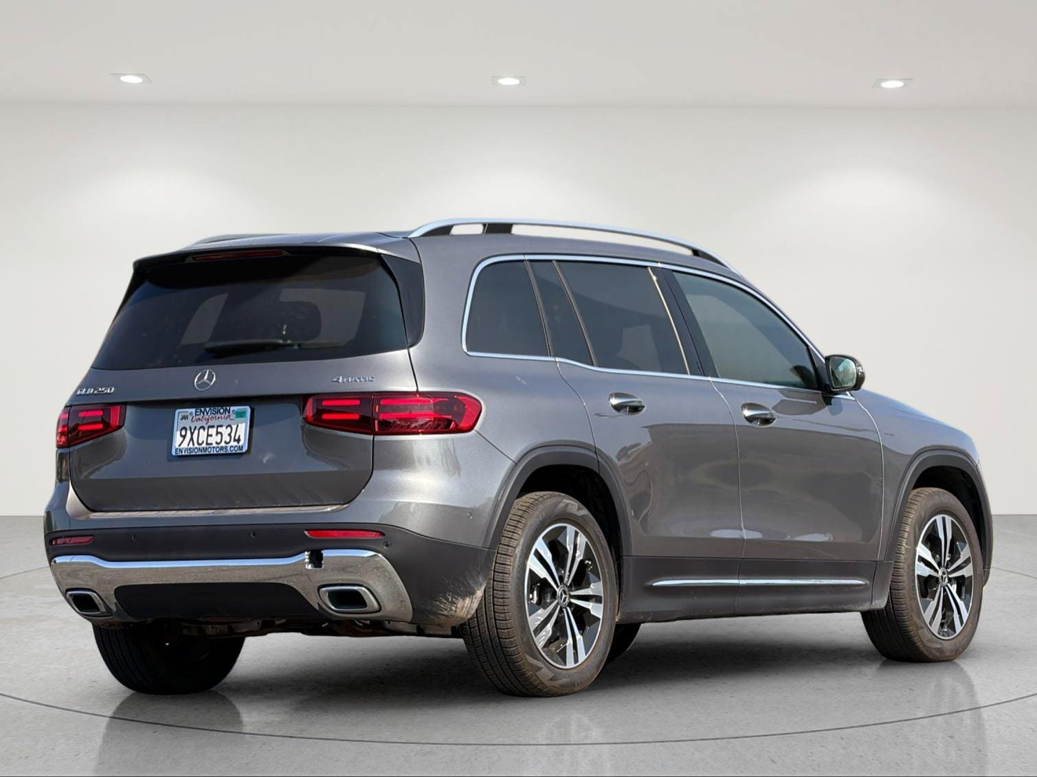 Used 2026 Mercedes-Benz GLB 250 4MATIC image 5