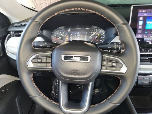 Used 2022 Jeep Compass Limited image 22